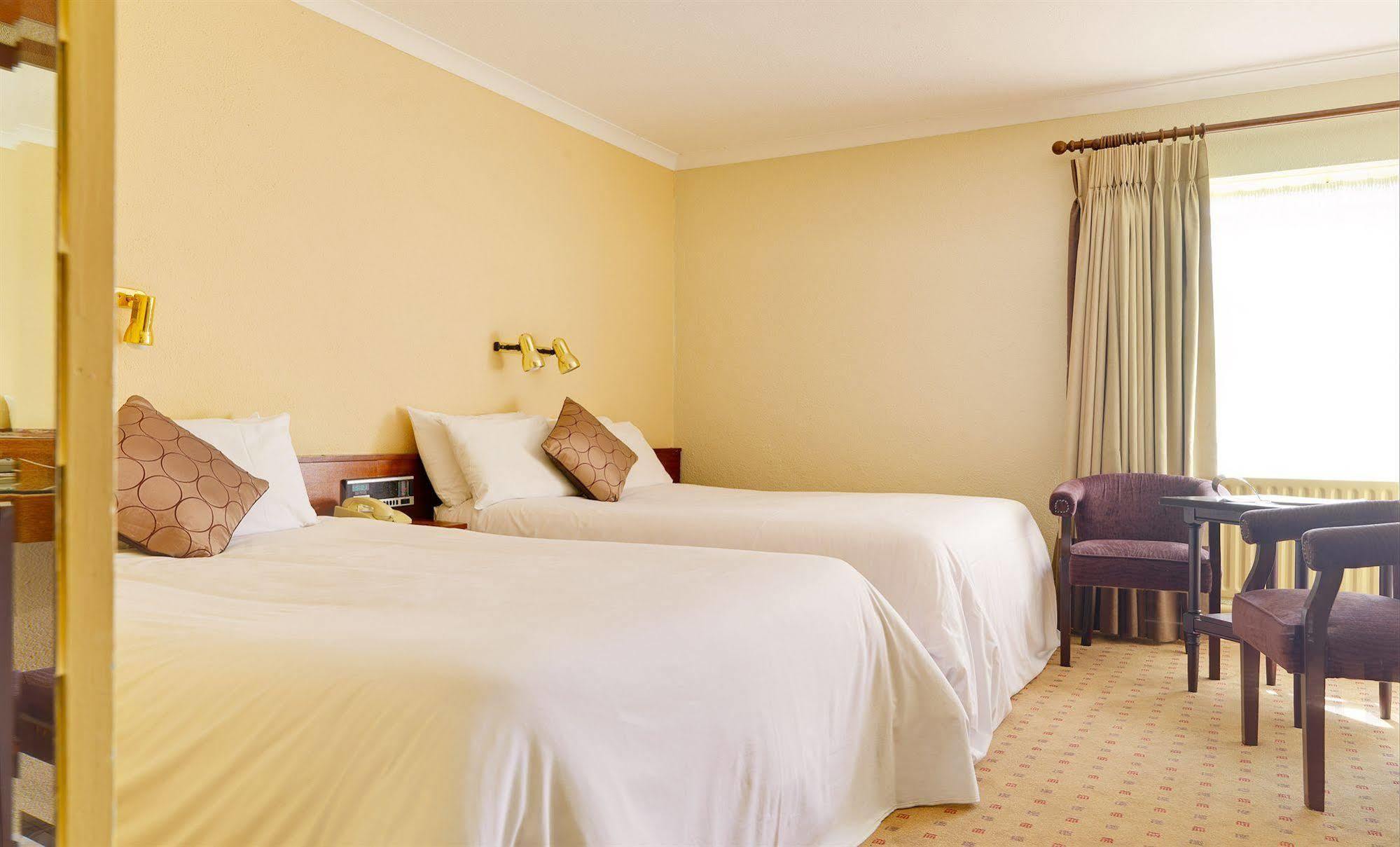 Westlodge Hotel & Leisure Centre バントリー エクステリア 写真
