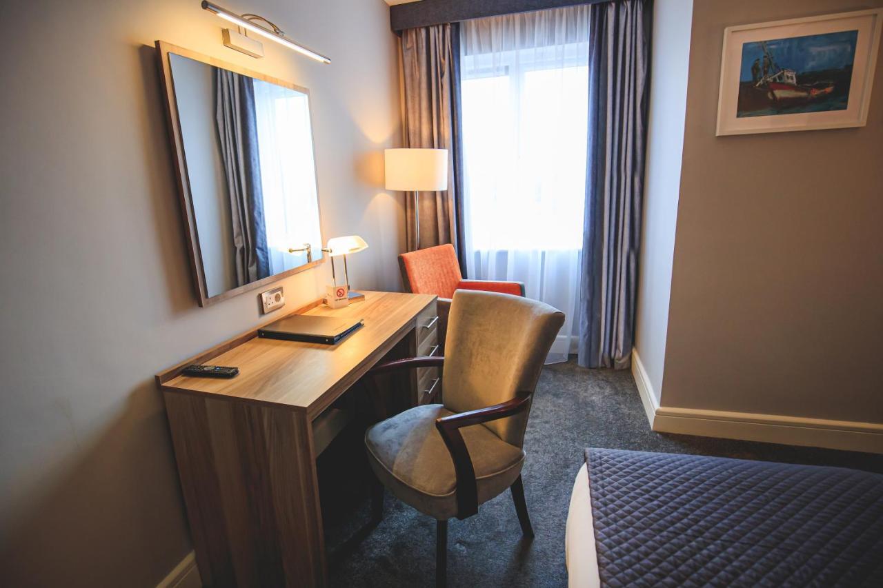 Westlodge Hotel & Leisure Centre バントリー エクステリア 写真